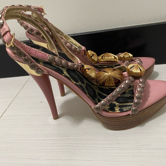 ♦️SOLD ♦️ SOLD ♦️Brand New Bebe Sandals - Picture 4 of 11